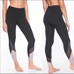 ATHLETA Black Colorblock Salutation Mesh 7/8 Leggings size XS